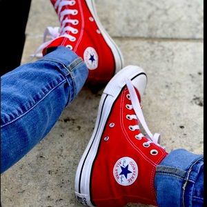 RED Converse High Tops 💋